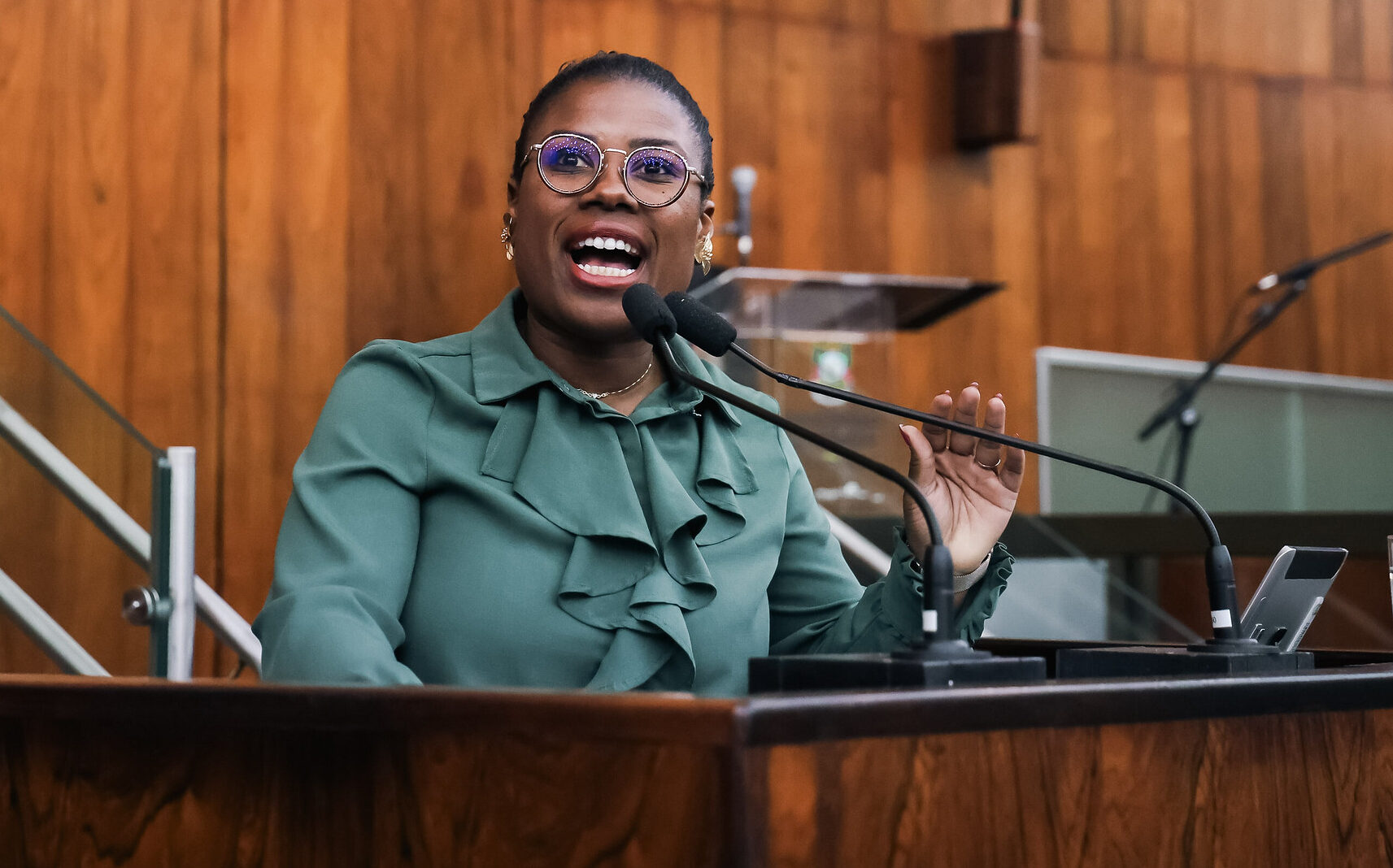 Laura Sito denuncia uso do Fundo da Reconstrução em empresas de pedágios